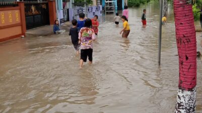 Banjir Rendam Rumah Warga di Jalan Mayung, Lontong Pancur, Pangkal Balam, Pangkalpinang